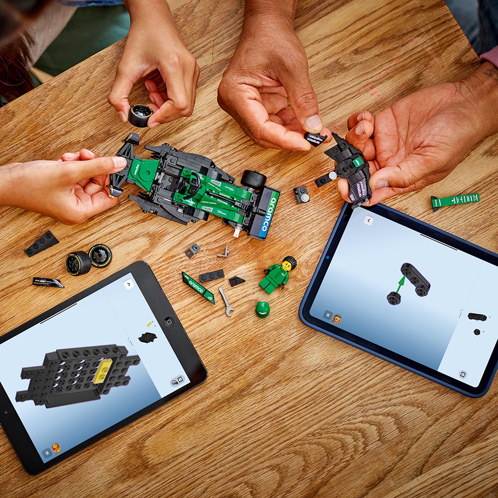 Auto de Carreras Aston Martin Aramco F1® AMR24