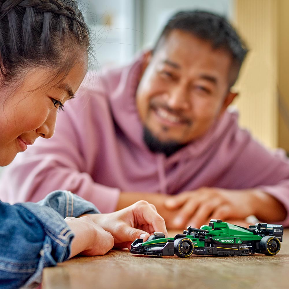 Auto de Carreras Aston Martin Aramco F1® AMR24