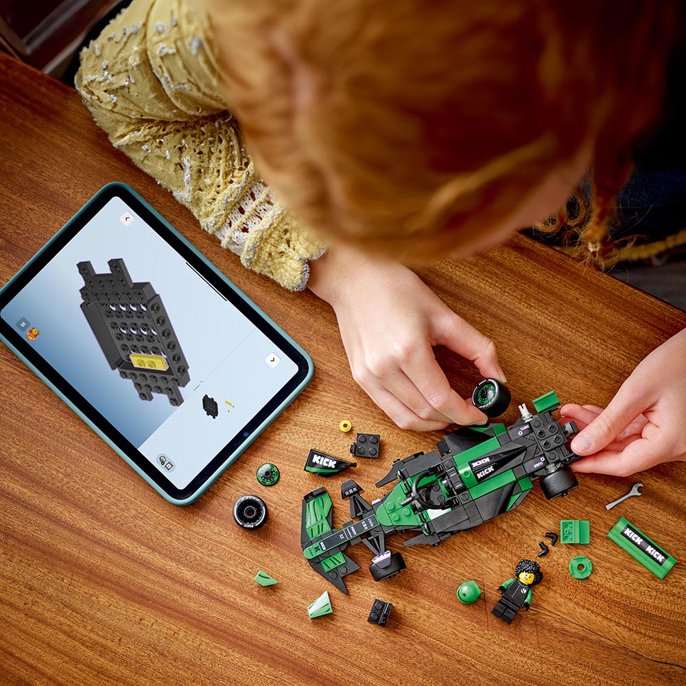 Auto de Carreras KICK Sauber F1® Team C44