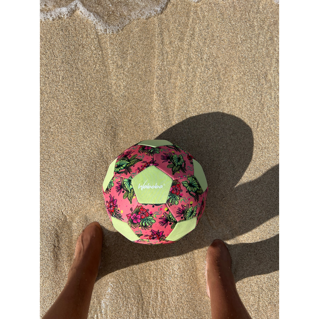 Pelota de fútbol playera