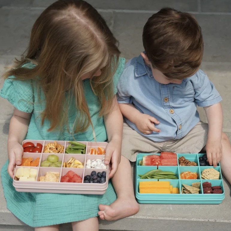 Caja contenedora para snacks azul